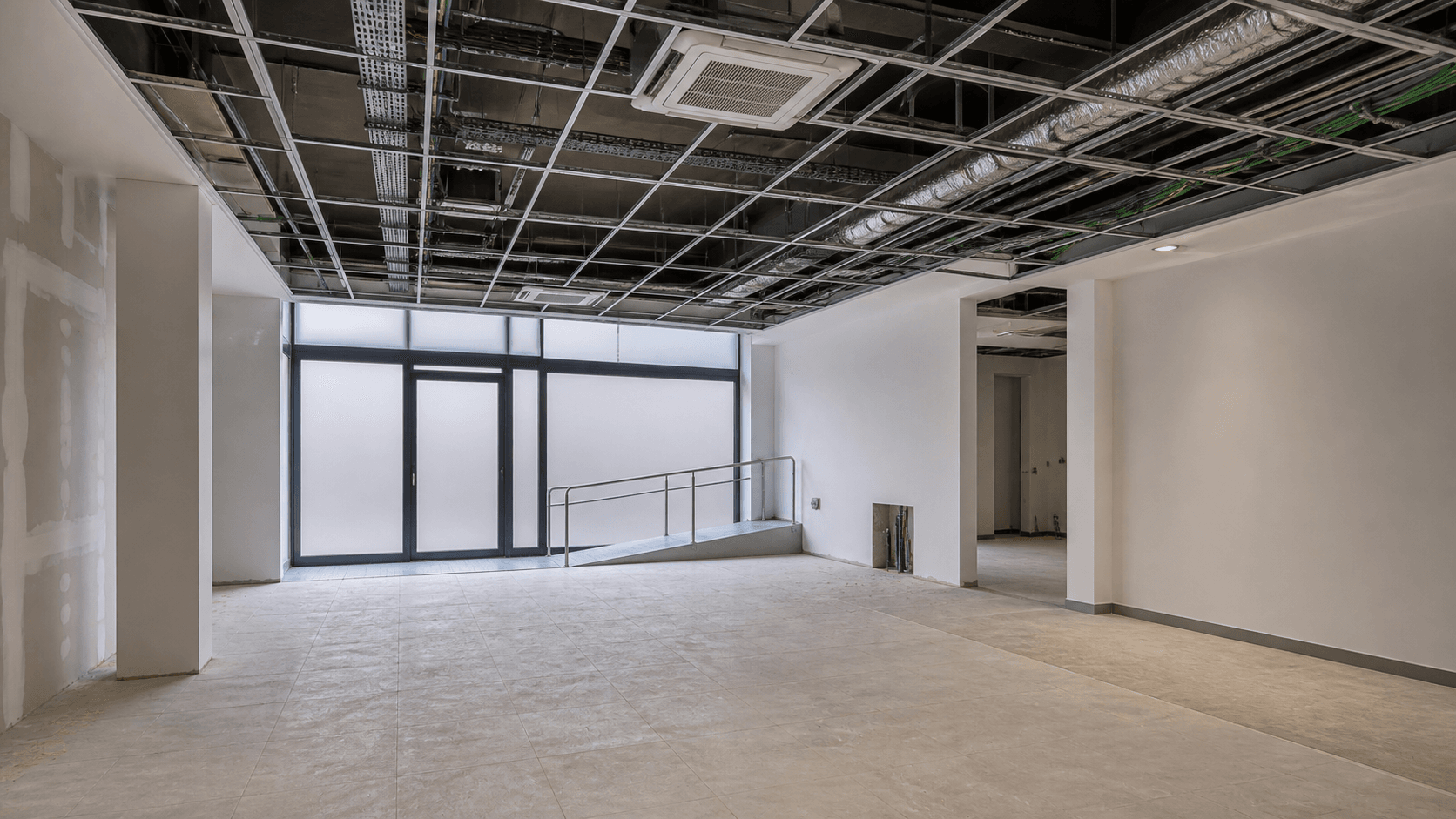 Reforma de local comercial en Valencia: licencias, plazos y partidas