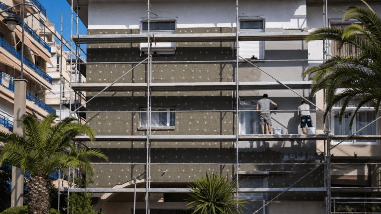 Reformar una segunda residencia para que gaste poco: actuaciones energéticas prioritarias y coste