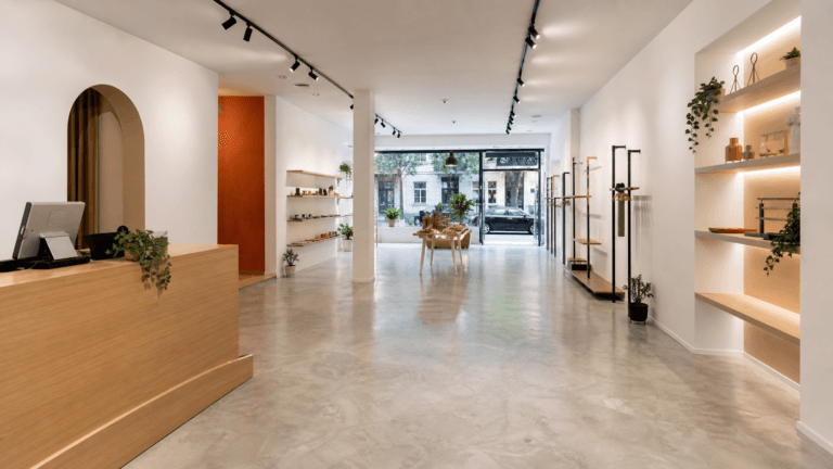 Silestone, porcelanico, Dekton o granito: que encimera elegir segun como cocinas (y su coste)