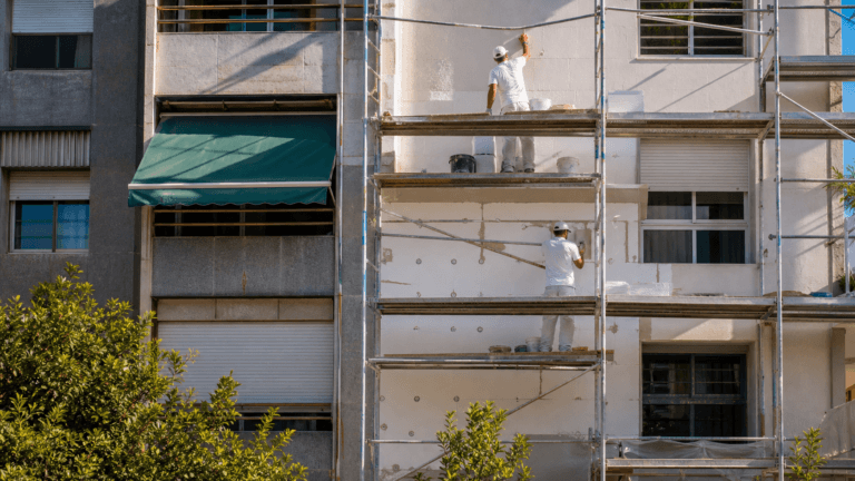 Requisitos de las ayudas a la rehabilitación: qué exige la convocatoria y cómo encajarlas en tu obra