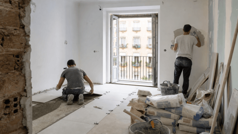 Cuanto se lleva la mano de obra en una reforma: por que no es lo que mas encarece la obra