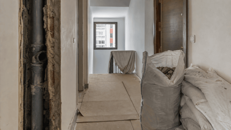 Reforma integral en piso de comunidad: permisos, vecinos y cómo evitar problemas con el edificio