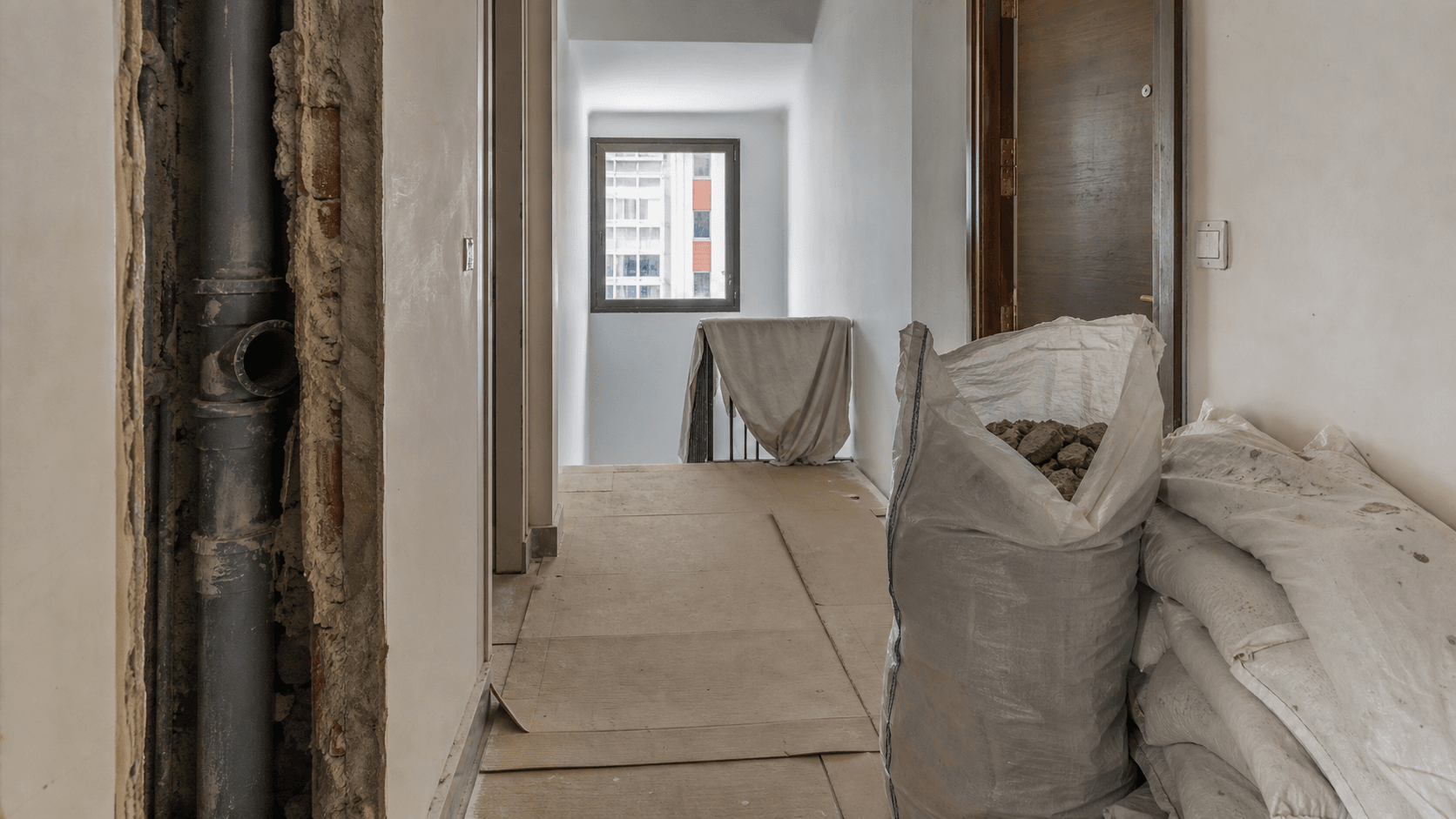 Reforma integral en piso de comunidad: permisos, vecinos y cómo evitar problemas con el edificio